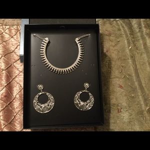 Silver necklace with filigree earrings